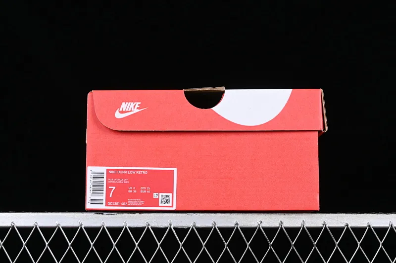 All categories Nk SB Dunk series Nk SB Dunk Low low-top sneakers Nk Dunk SB Low blue and yellow color matching SB smashed backboard fashion casual sneakers DD1391-402